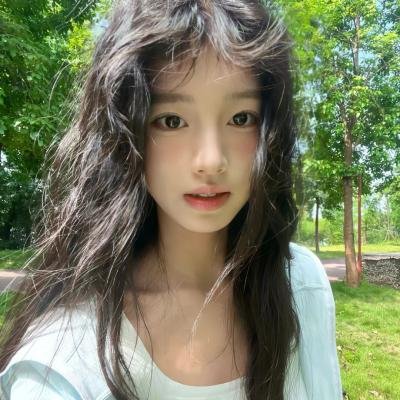 沙滩上的夏娃